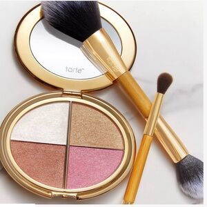 Tarte Glow Wardrobe Hilighting Eye & Cheek Palette